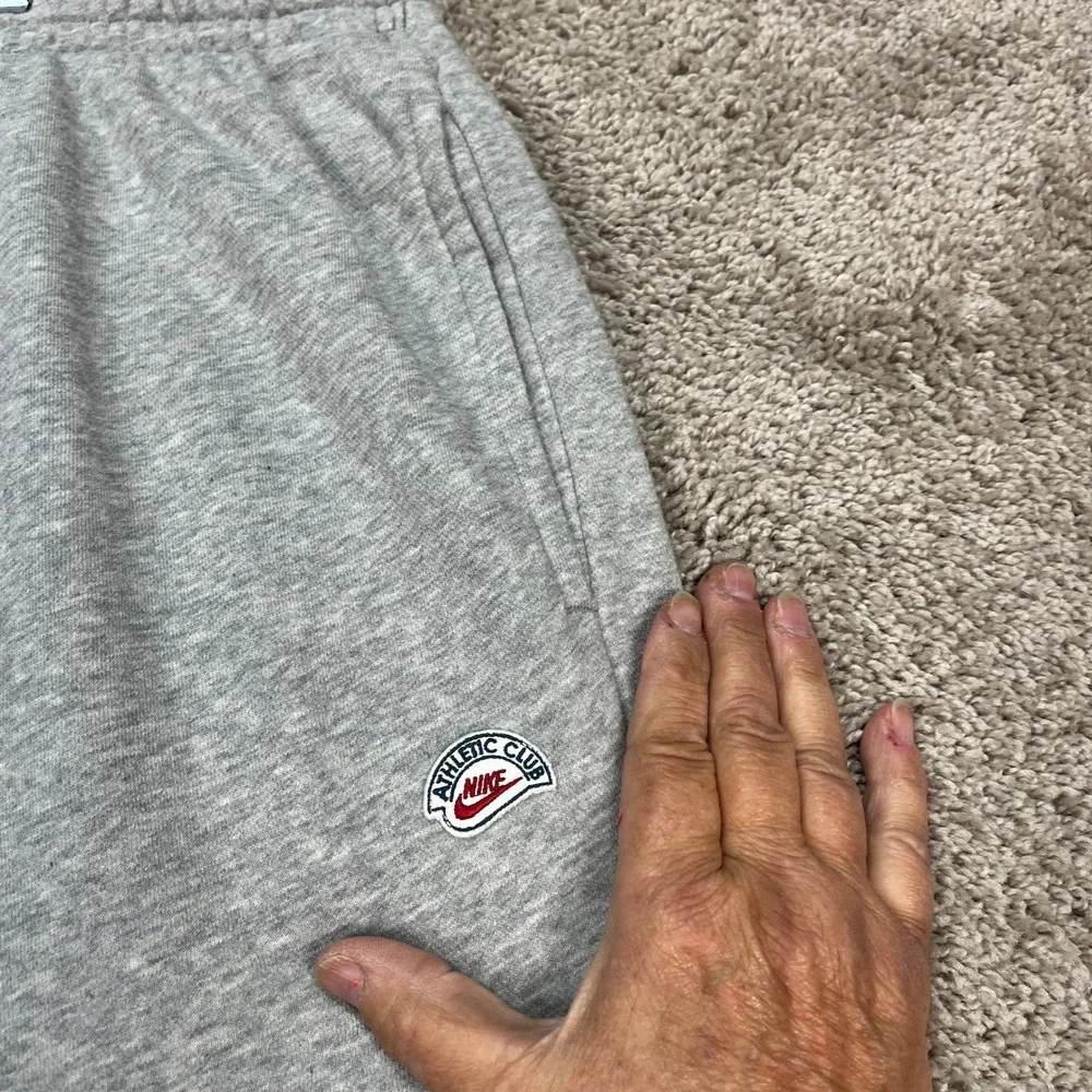 Nike Joggers‎ Mens Small Gray Stretch Waistband Athletic Club Fleece Sweatpants